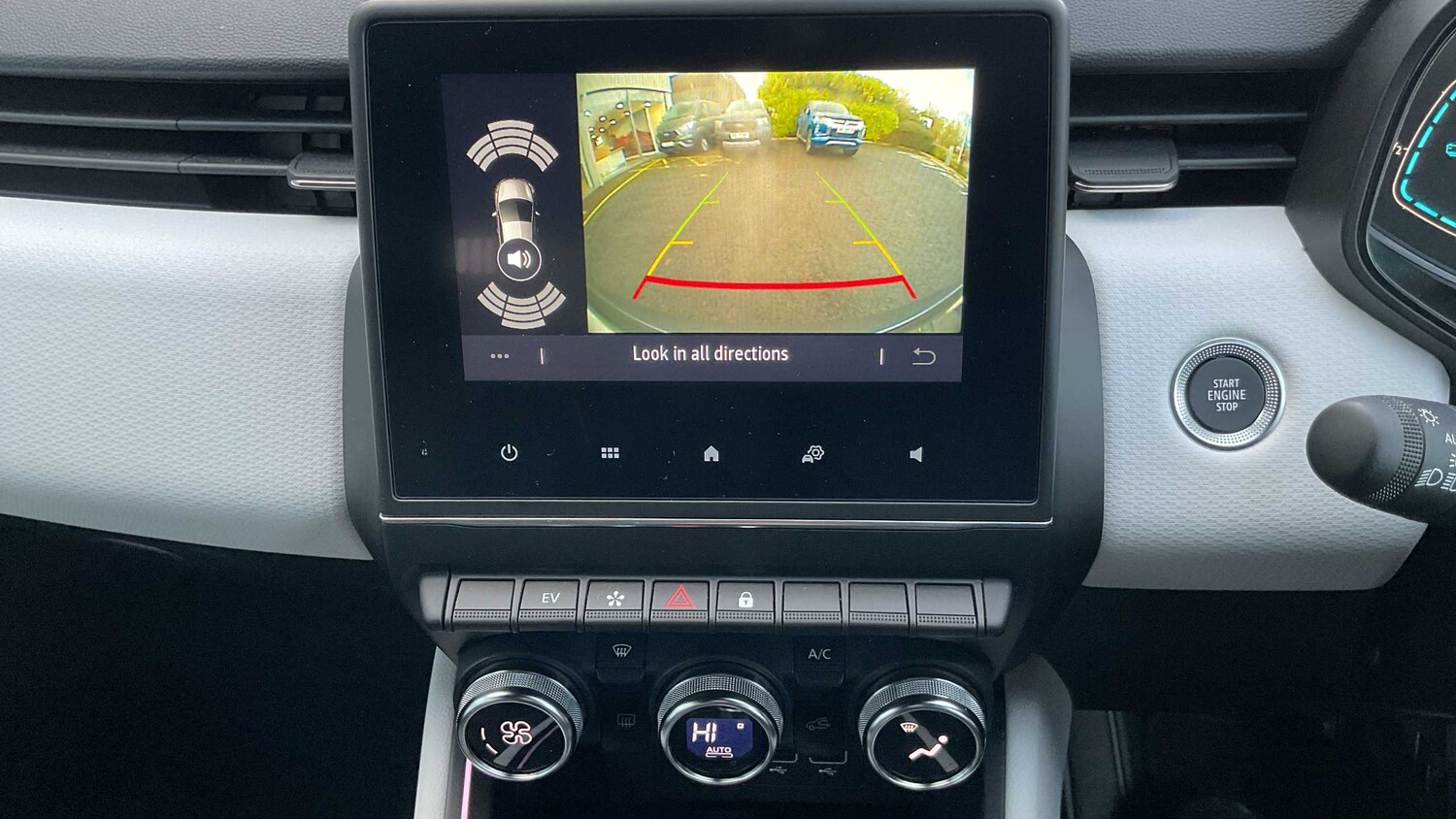 Used Renault Clio 2022 for sale - 76804875: Photo 21