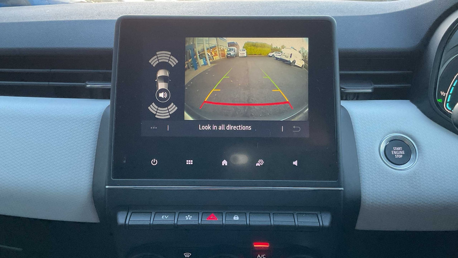 Used Renault Clio 2022 for sale - 76804875: Photo 9