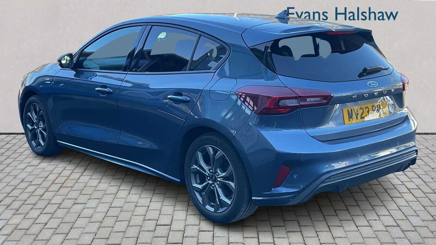 Used Ford Focus 2023 for sale - 78173869: Photo 2