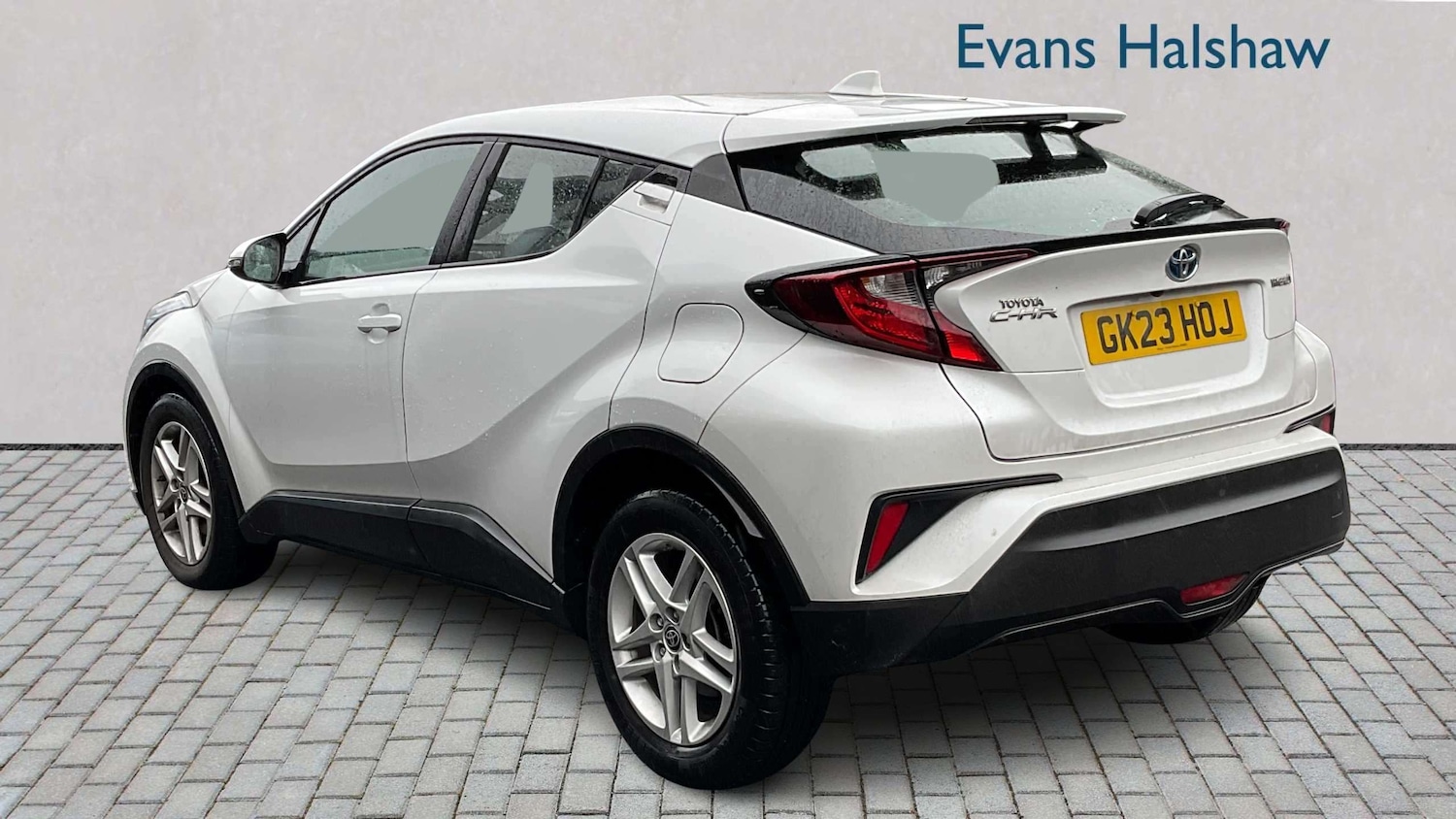 Used Toyota C-HR 2023 for sale - 78023953: Photo 2