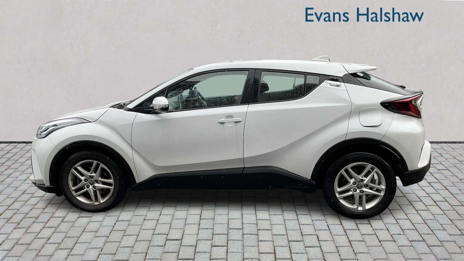 Used Toyota C-HR 2023 for sale - 78023953: Photo 3