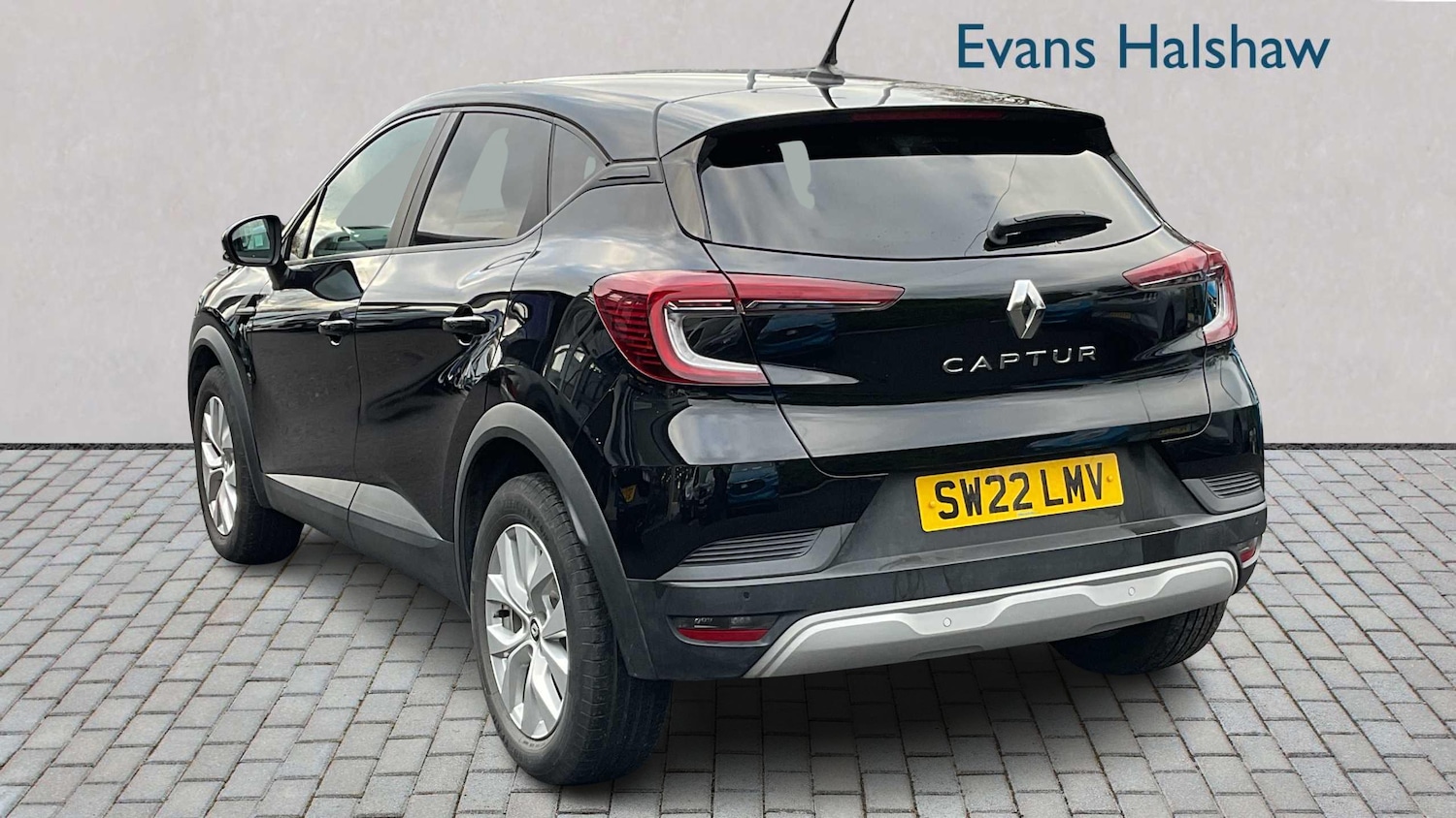 Used Renault Captur 2022 for sale - 76928910: Photo 3