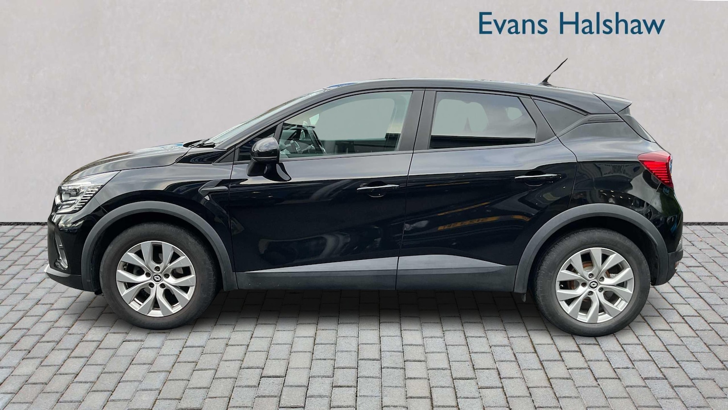 Used Renault Captur 2022 for sale - 76928910: Photo 4