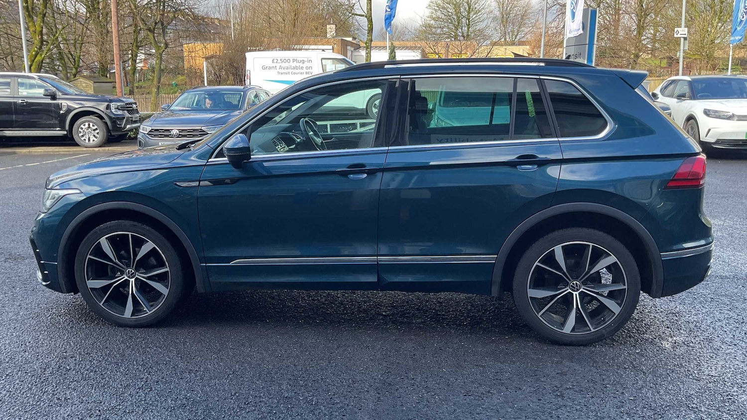 Used Volkswagen Tiguan 2023 for sale - 77628318: Photo 3