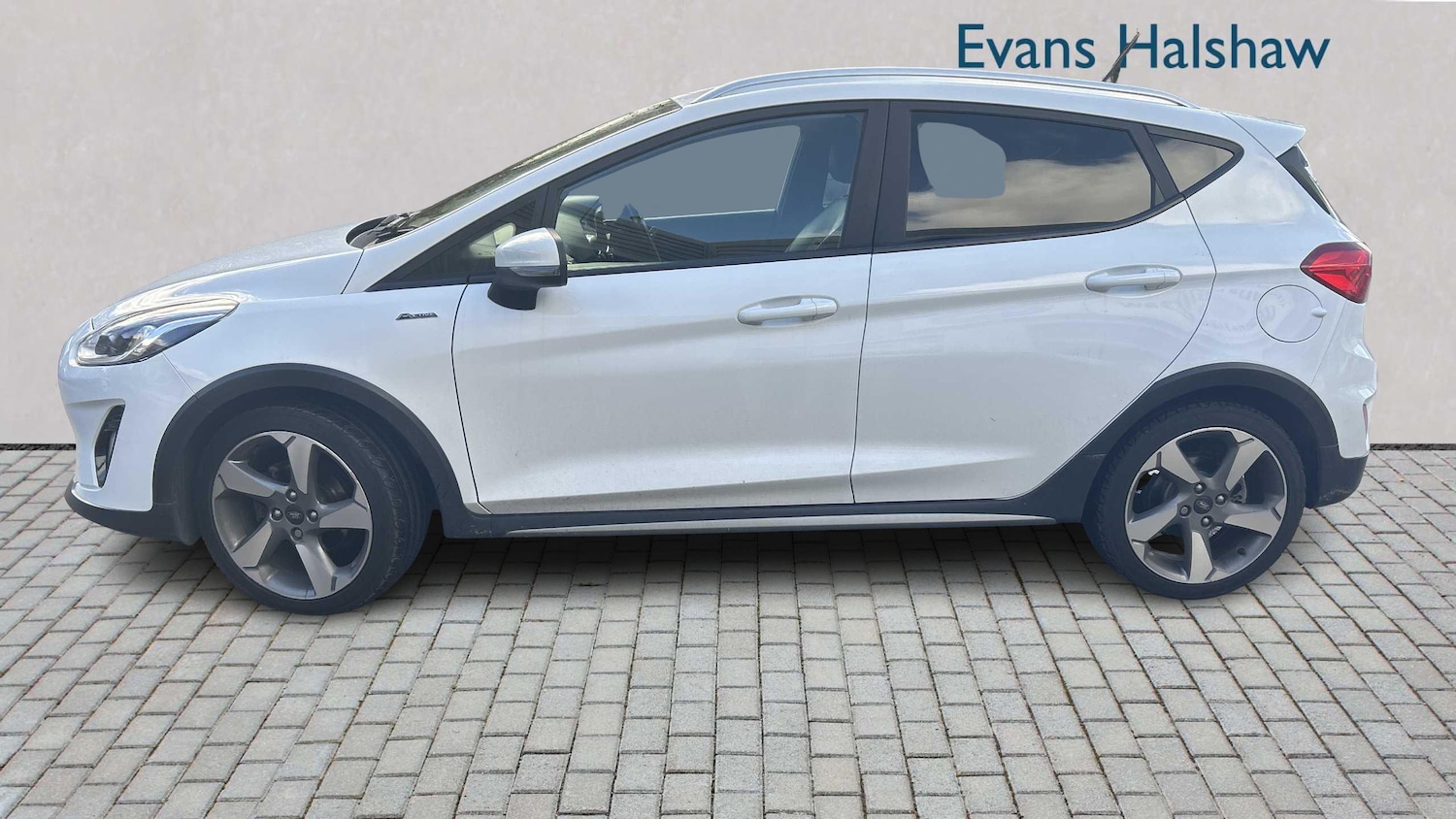 Used Ford Fiesta 2018 for sale - 76460063: Photo 2
