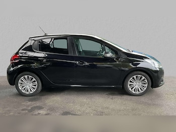 Used Peugeot 208 2019 for sale - 76515672: Photo