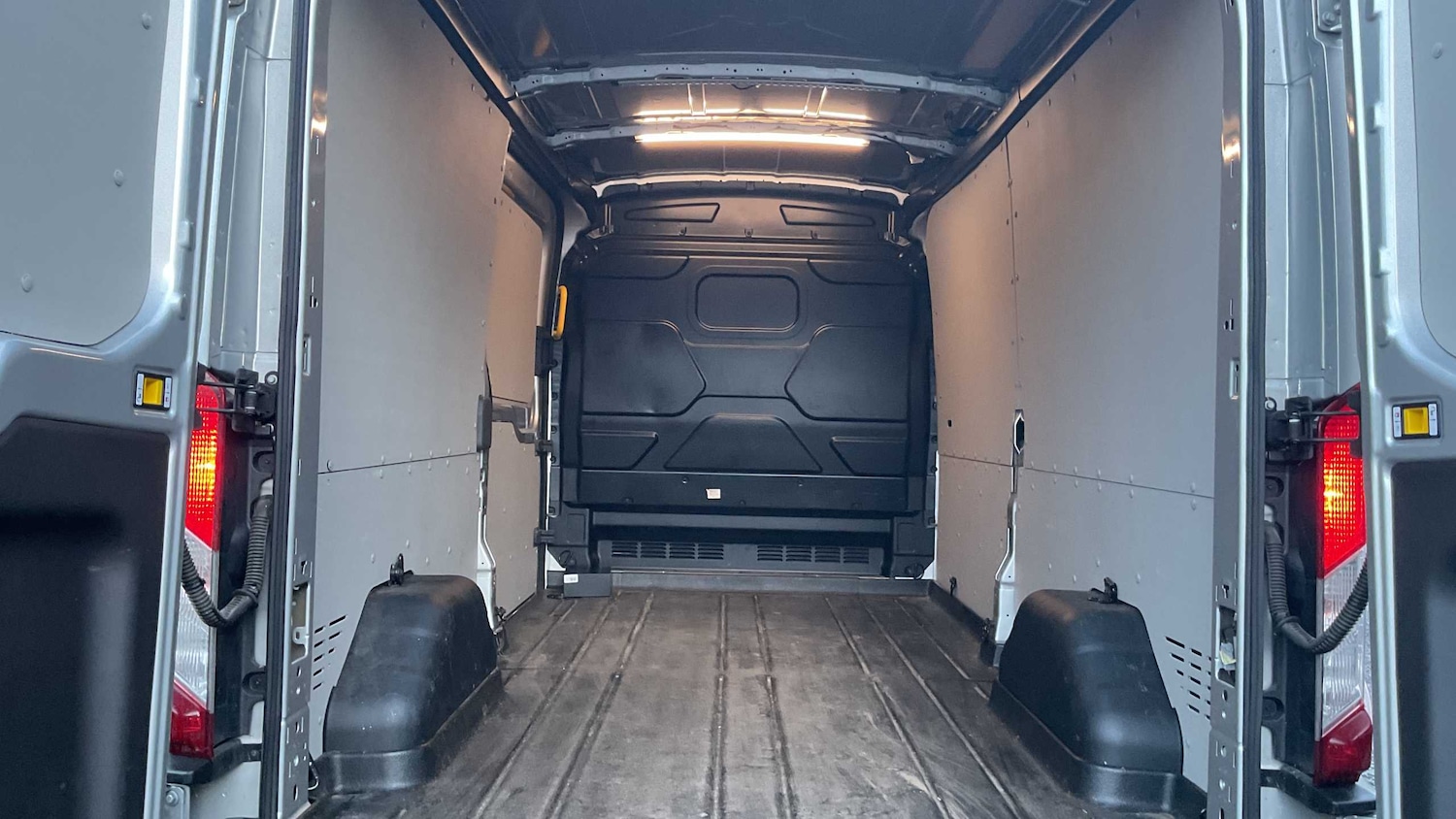 Used Ford Transit 2024 for sale - 77294335: Photo 2