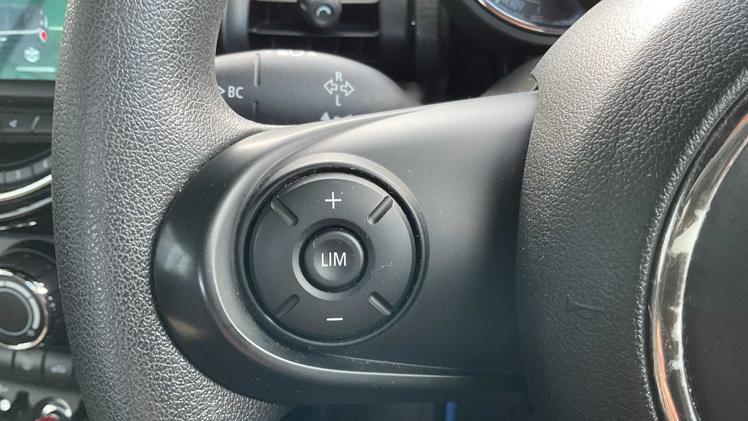 Used MINI Convertible 2019 for sale - 75818923: Photo 22