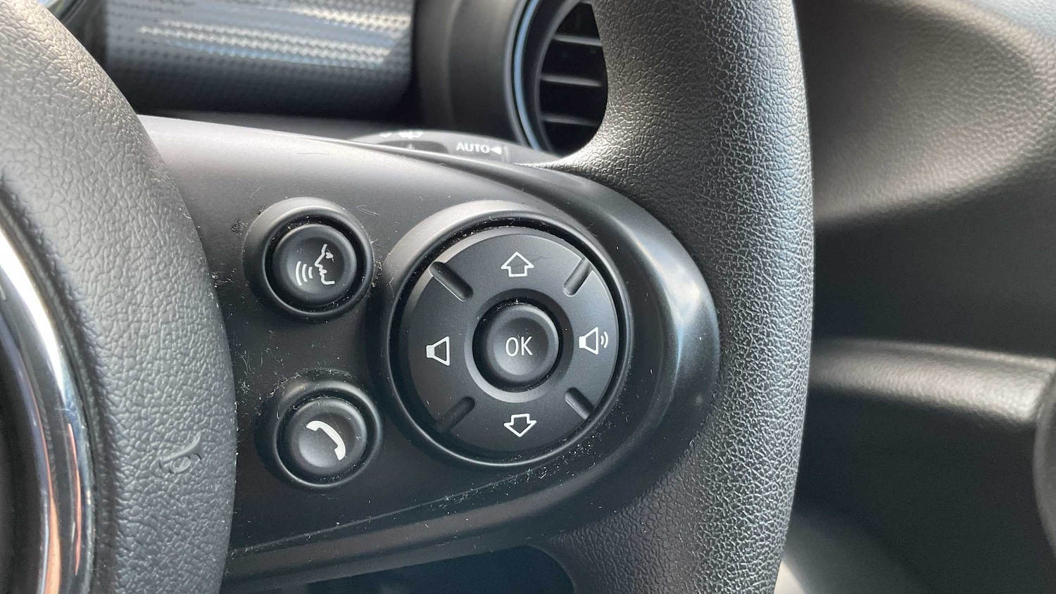 Used MINI Convertible 2019 for sale - 75818923: Photo 23