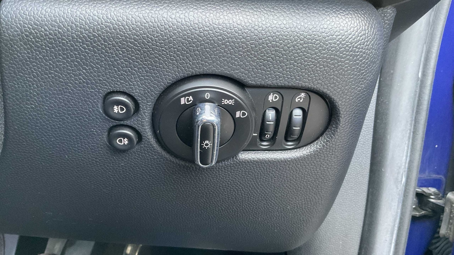 Used MINI Convertible 2019 for sale - 75818923: Photo 24