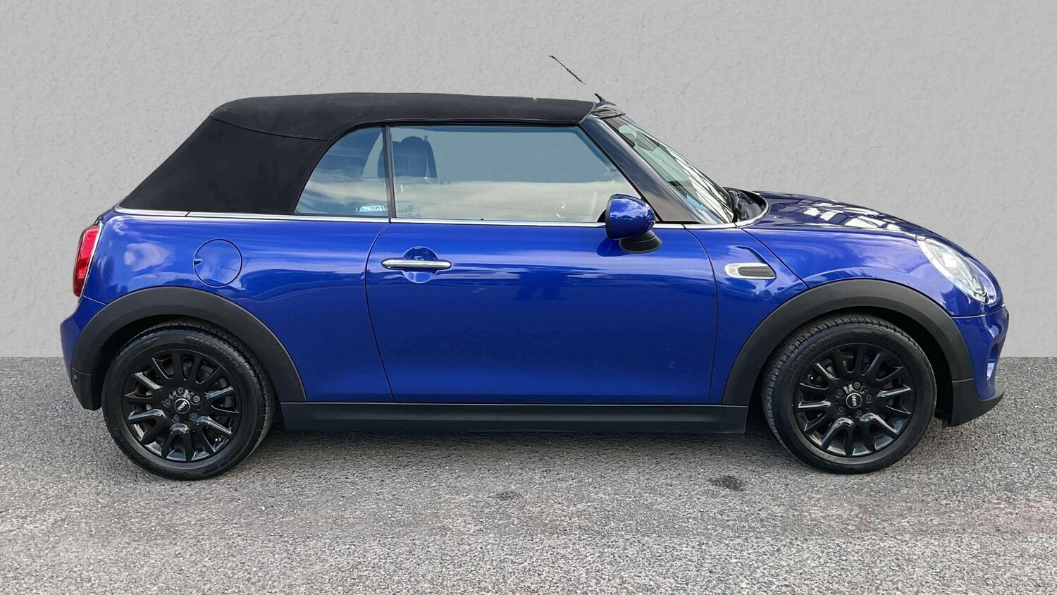 Used MINI Convertible 2019 for sale - 75818923: Photo 33