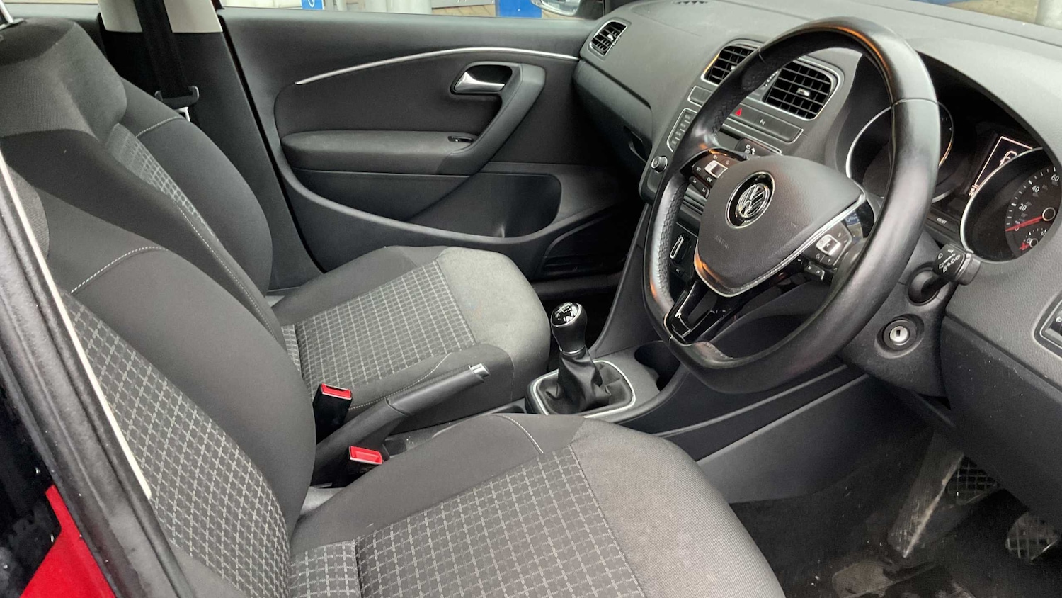 Used Volkswagen Polo 2015 for sale - 76705027: Photo 5