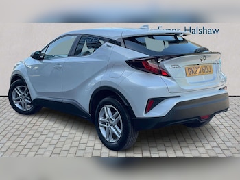 Used Toyota C-HR 2023 for sale - 78385850: Photo