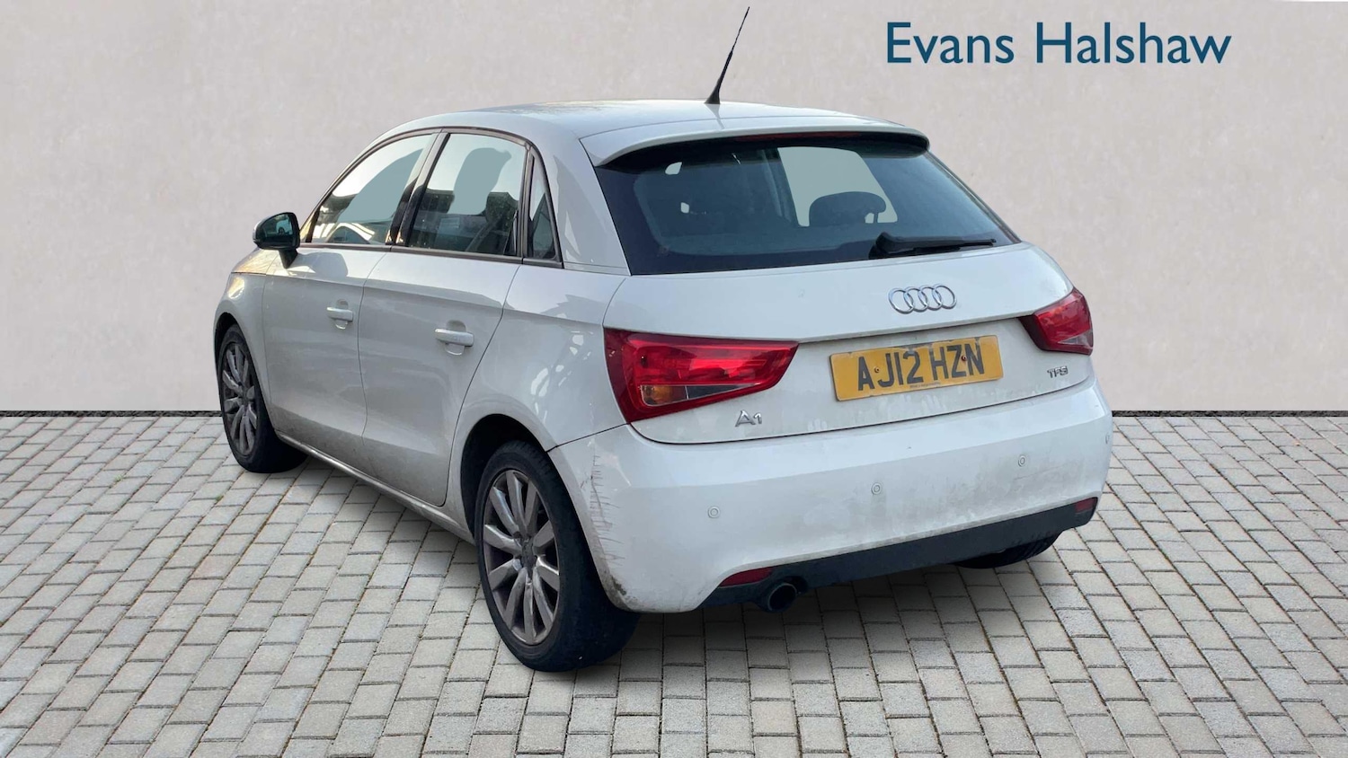 Used Audi A1 2012 for sale - 77112348: Photo 2