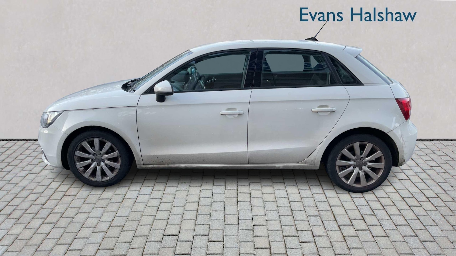 Used Audi A1 2012 for sale - 77112348: Photo 3