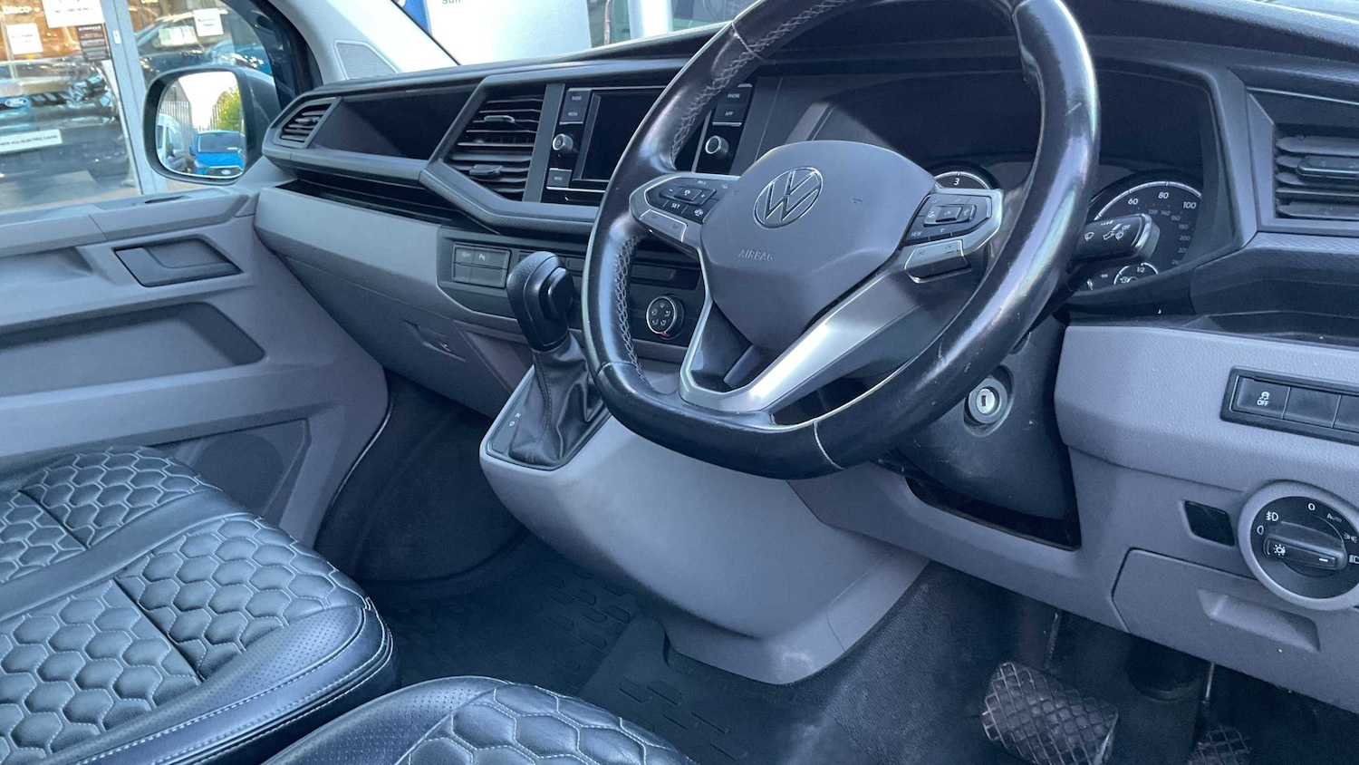 Used Volkswagen Transporter 2020 for sale - 75317759: Photo 11