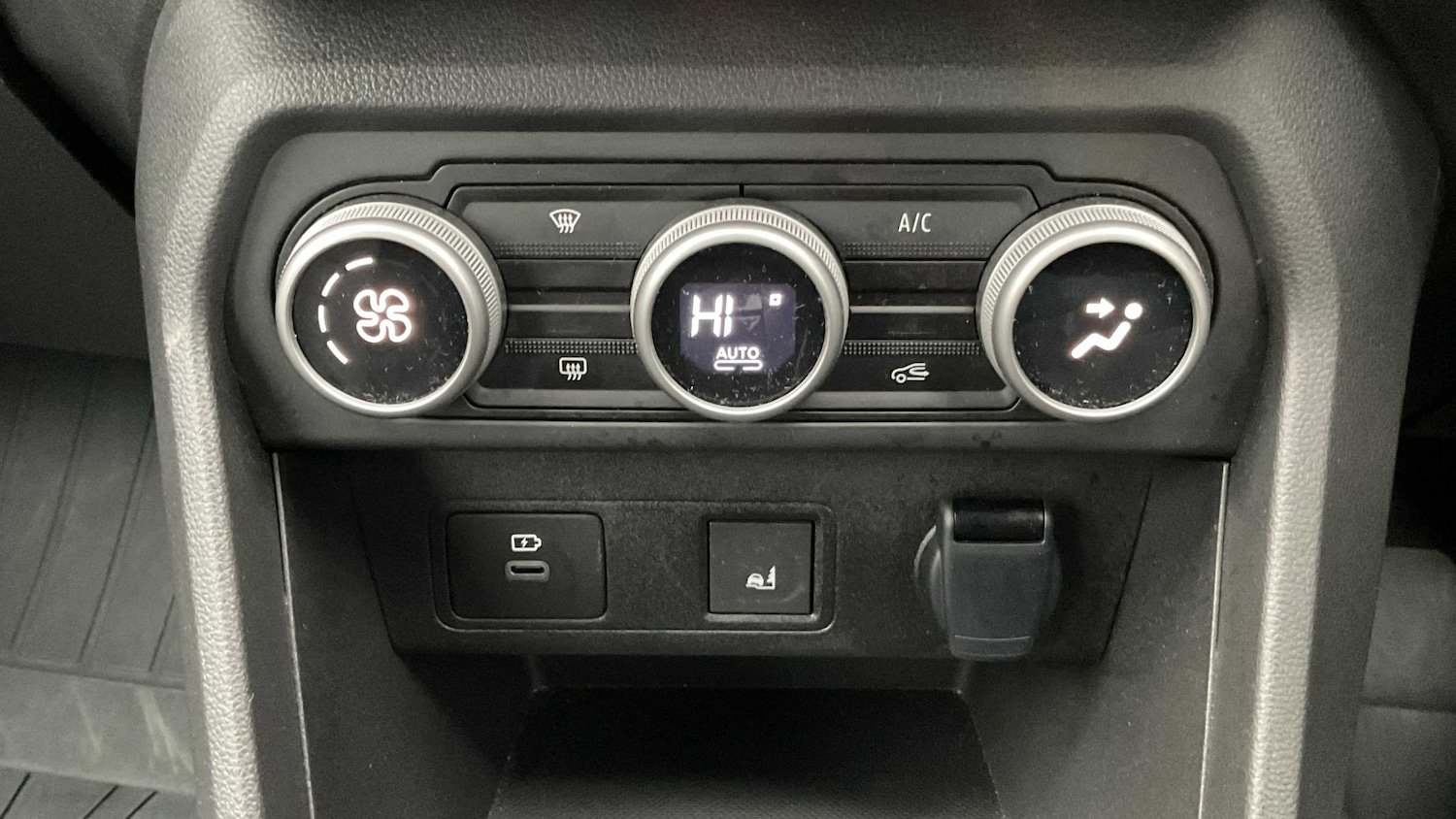 Used Dacia Sandero Stepway 2024 for sale - 76902328: Photo 20