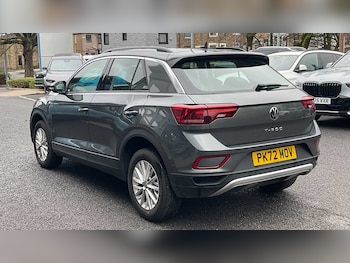 Used Volkswagen T-Roc 2022 for sale - 77552986: Photo