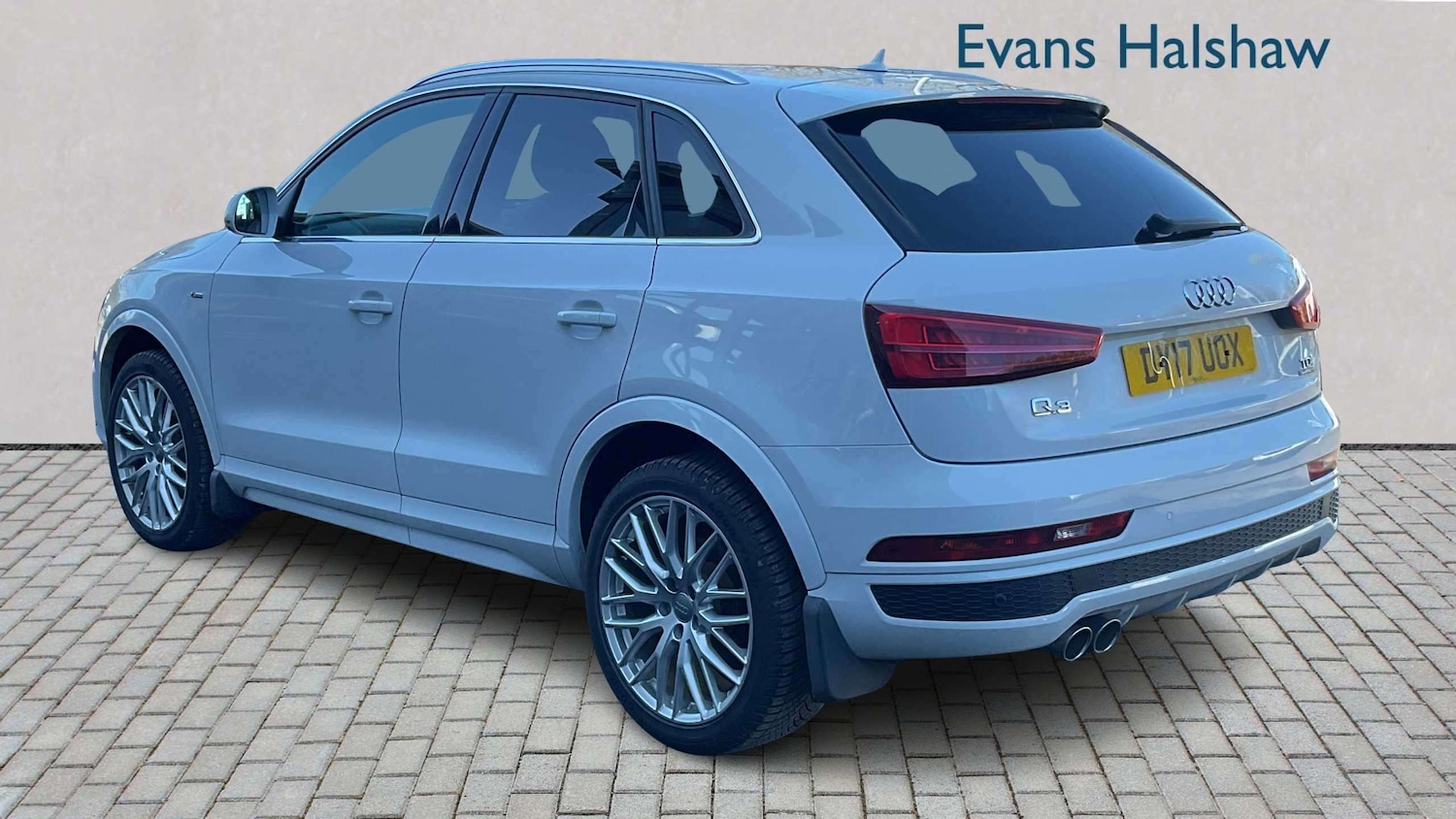 Used Audi Q3 2017 for sale - 78208832: Photo 2