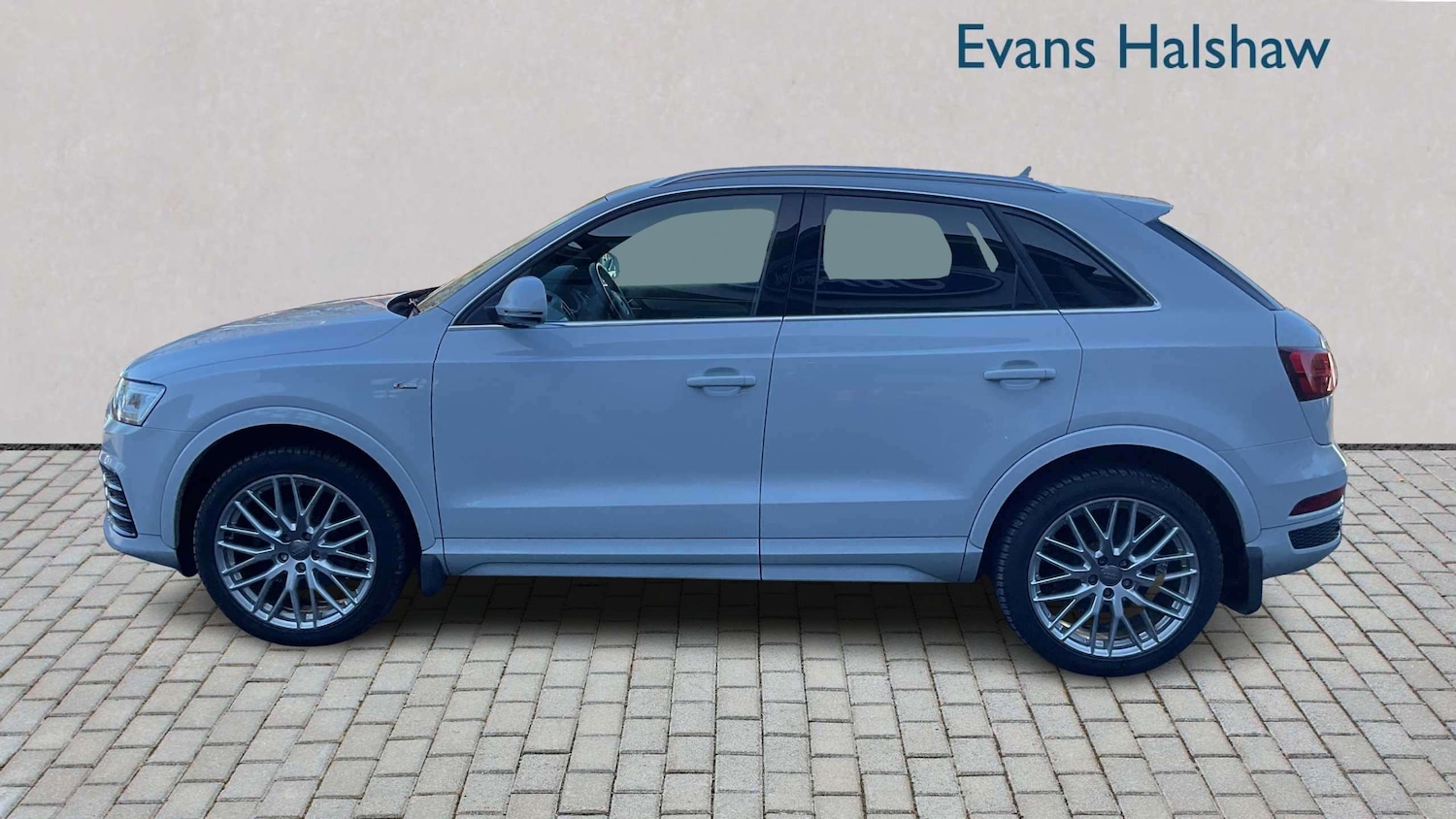 Used Audi Q3 2017 for sale - 78208832: Photo 3