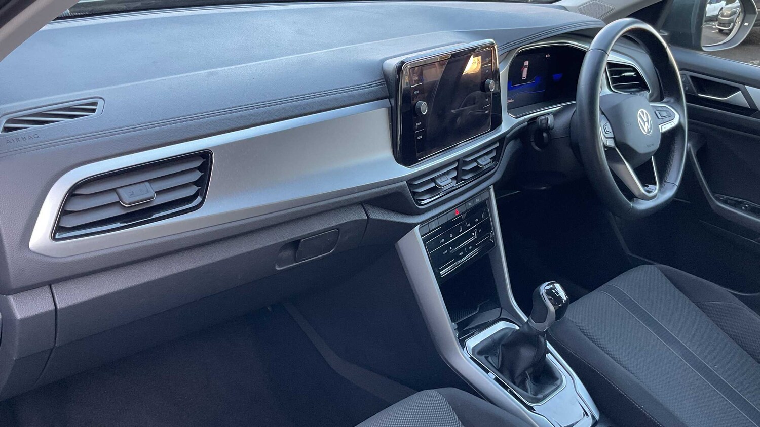 Used Volkswagen T-Roc 2024 for sale - 77615590: Photo 13