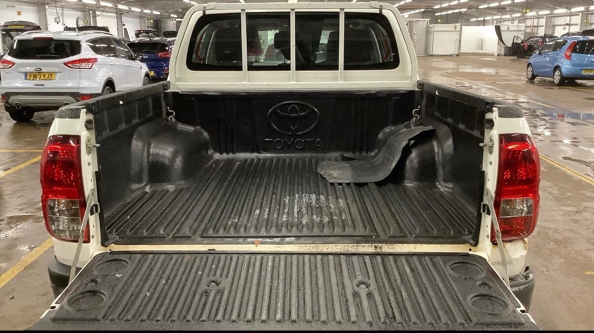 Used Toyota Hilux for sale - 77671616: Photo 4