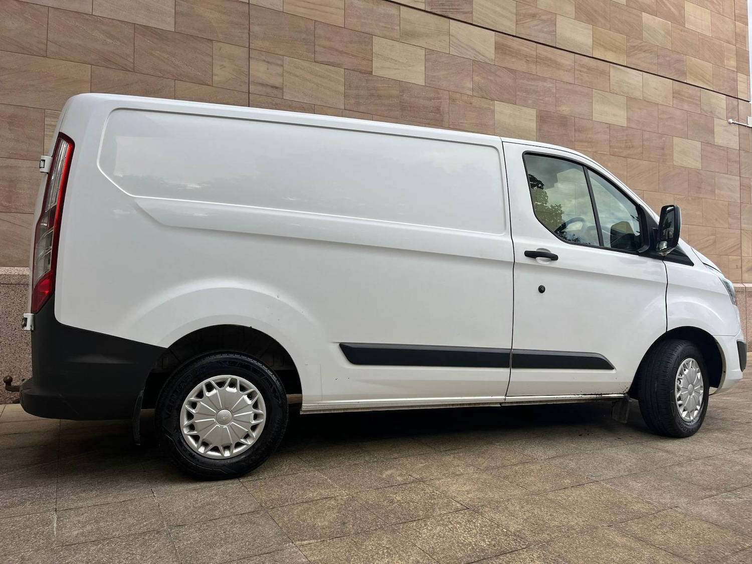 Used Ford Transit Custom 2017 for sale - 77424682: Photo 2