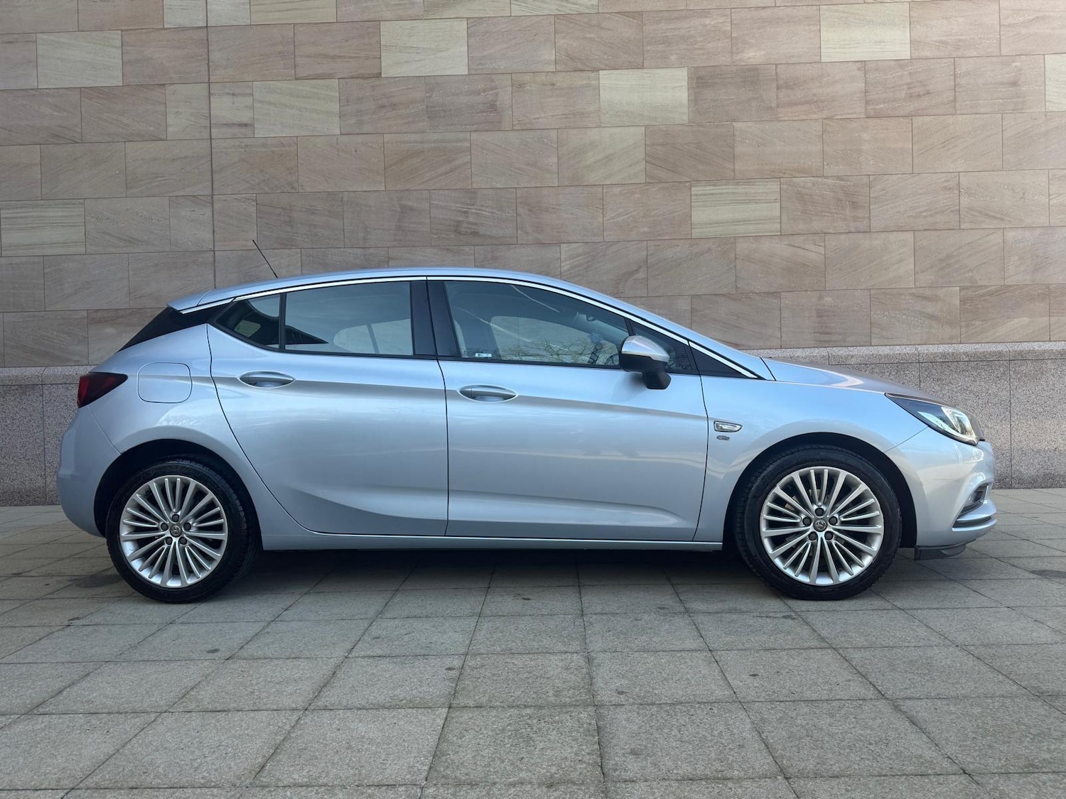 Used Vauxhall Astra 2018 for sale - 77940794: Photo 11
