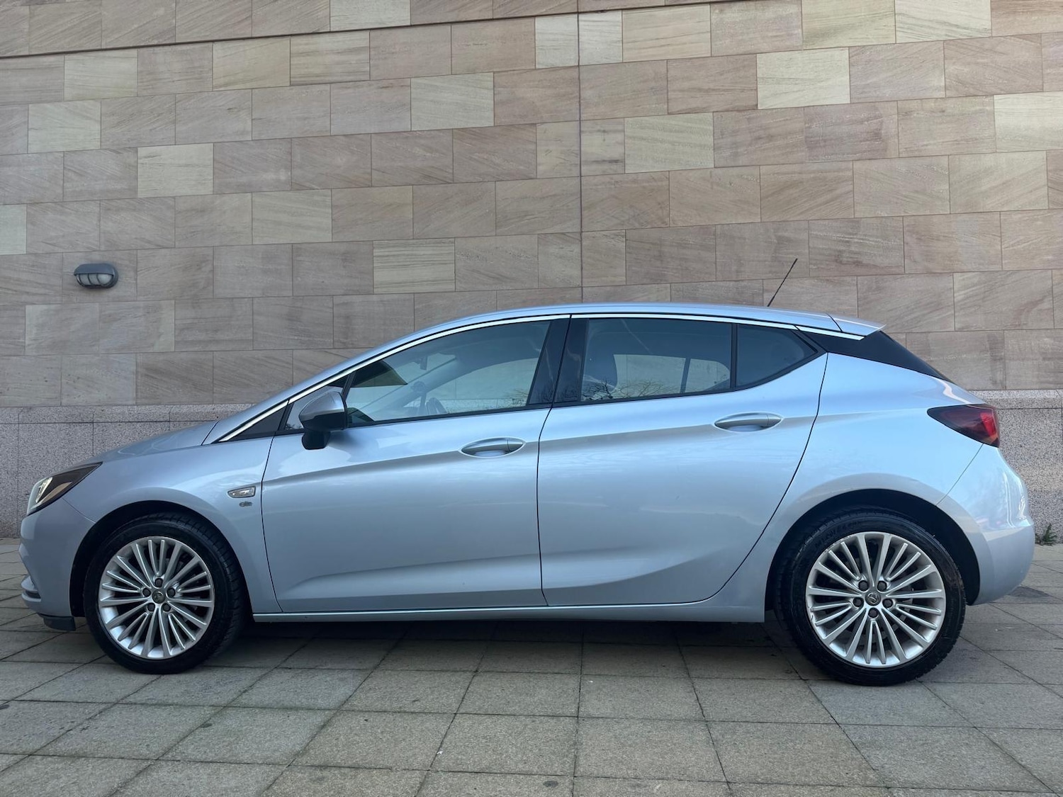 Used Vauxhall Astra 2018 for sale - 77940794: Photo 4