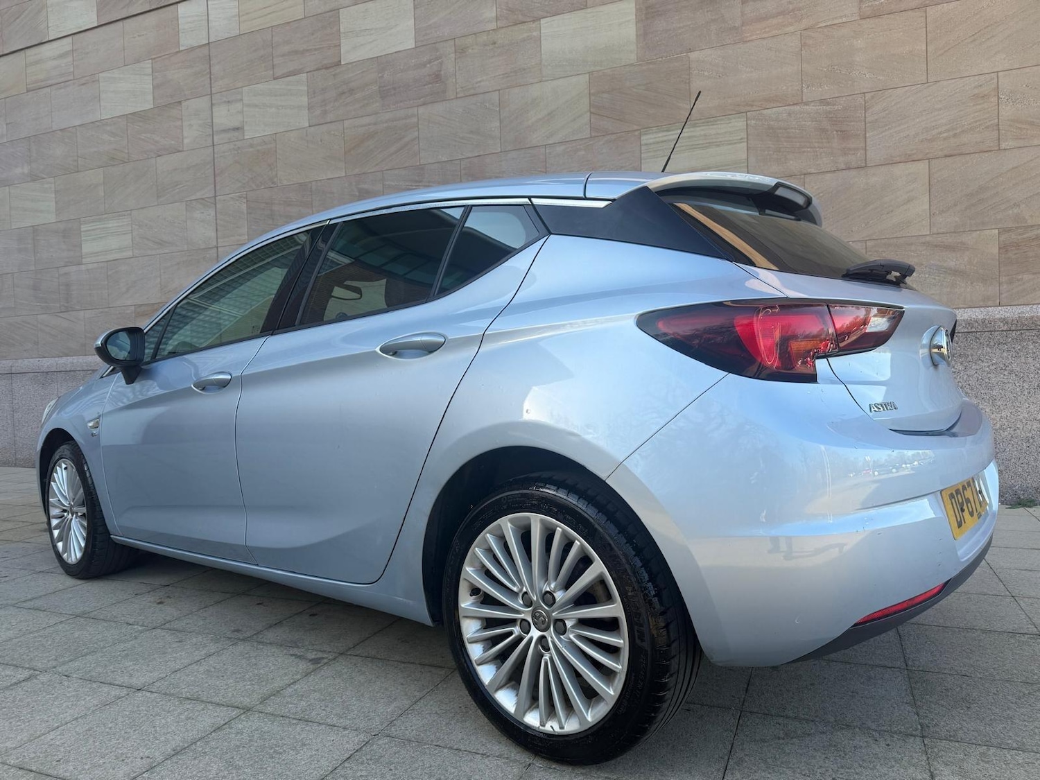 Used Vauxhall Astra 2018 for sale - 77940794: Photo 9