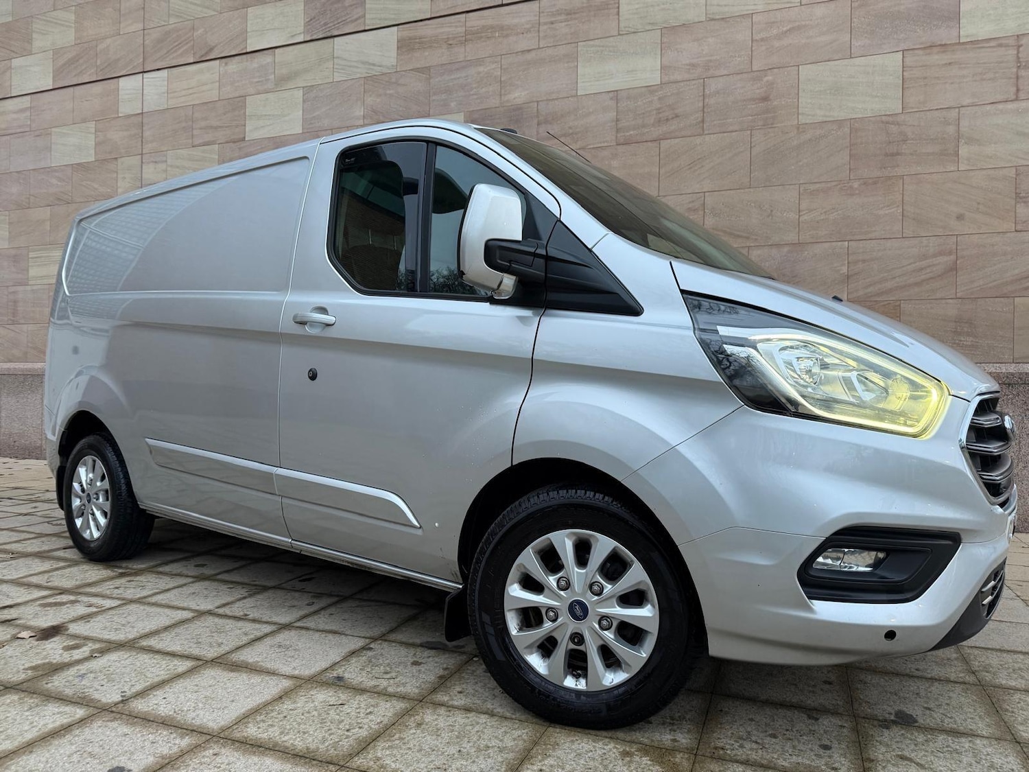 Used Ford Transit Custom 2018 for sale - 77120371: Photo 1