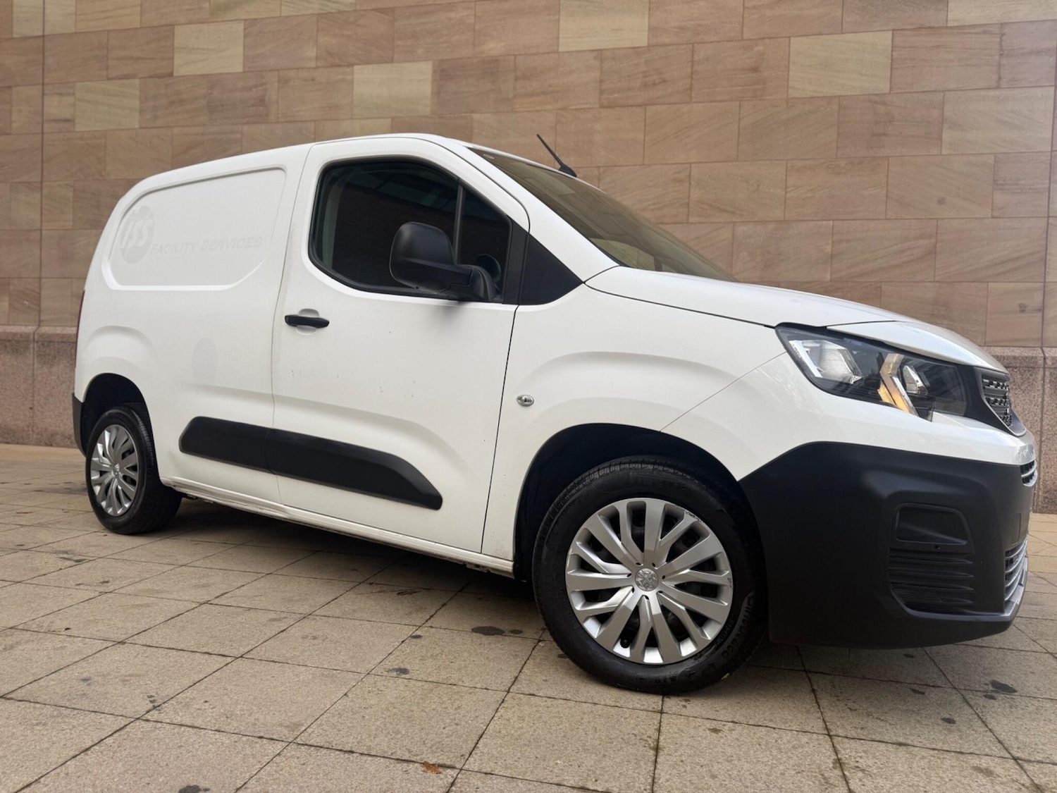 Used Peugeot Partner 2019 for sale - 76657630: Photo 2