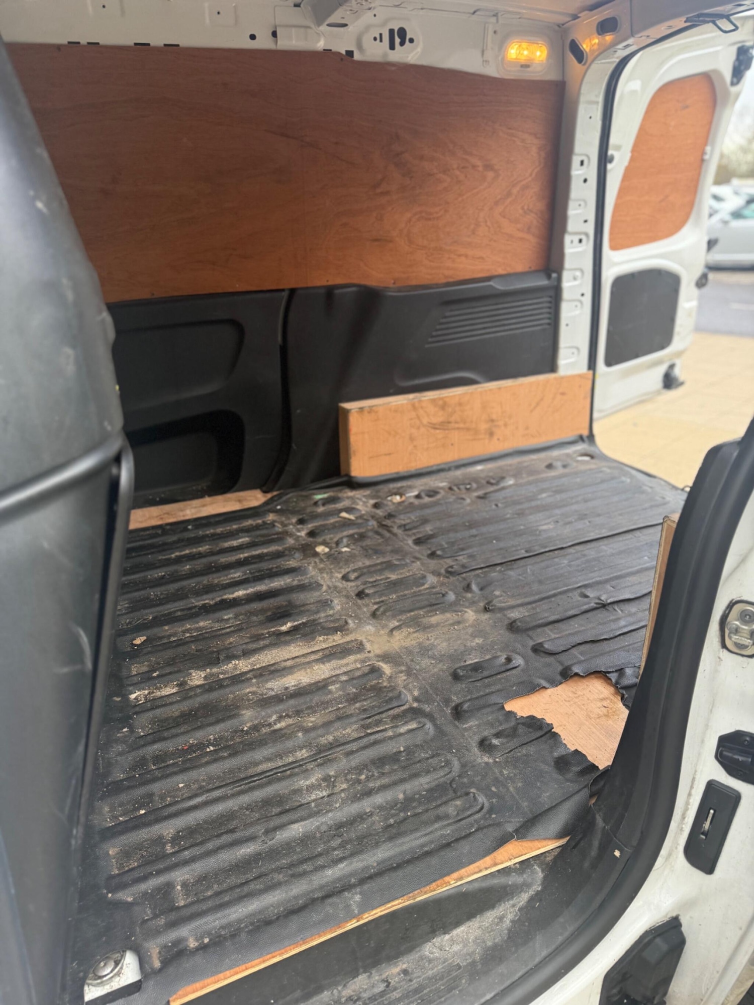 Used Peugeot Partner 2019 for sale - 76657630: Photo 21