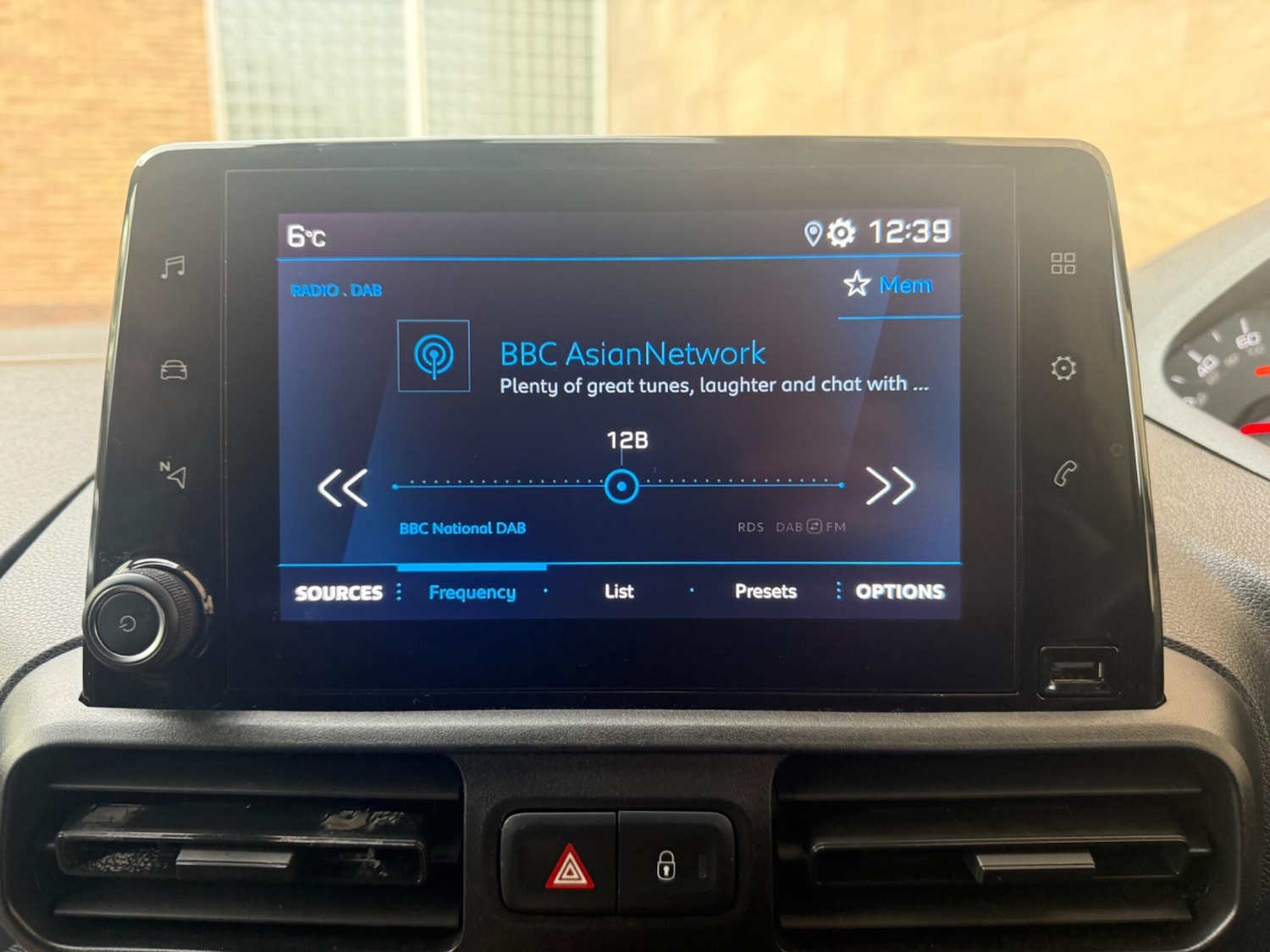 Used Peugeot Partner 2019 for sale - 76657630: Photo 29