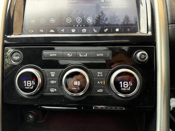 Used Land Rover Discovery 2017 for sale - 76247861: Photo 30