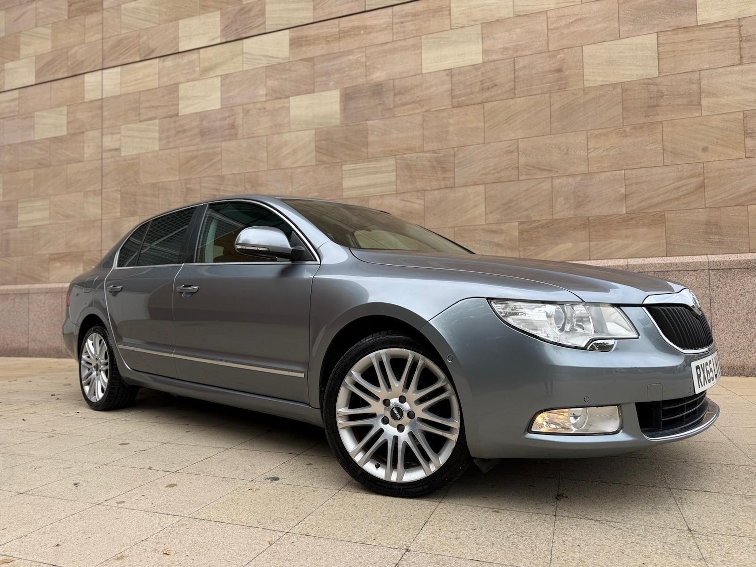 Used Skoda Superb 2016 for sale - 76270461: Photo 1