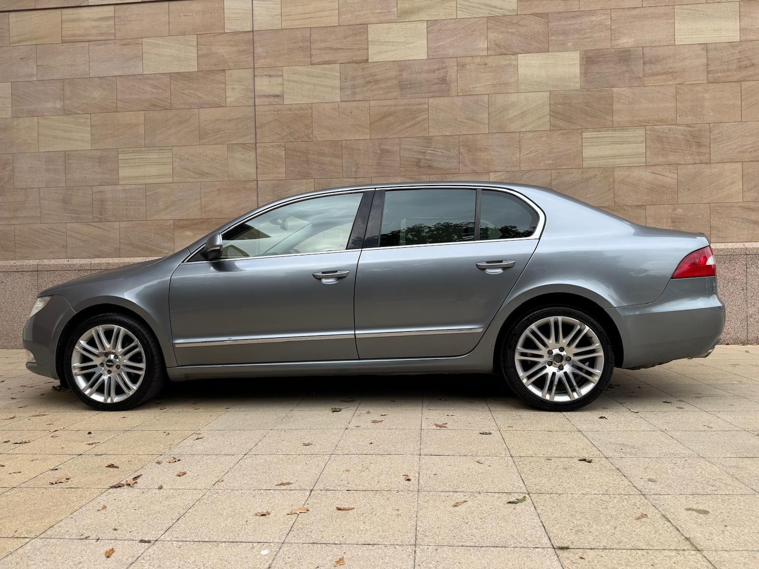 Used Skoda Superb 2016 for sale - 76270461: Photo 11