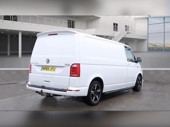 Used Volkswagen Transporter 2015 for sale - 76976581: Photo