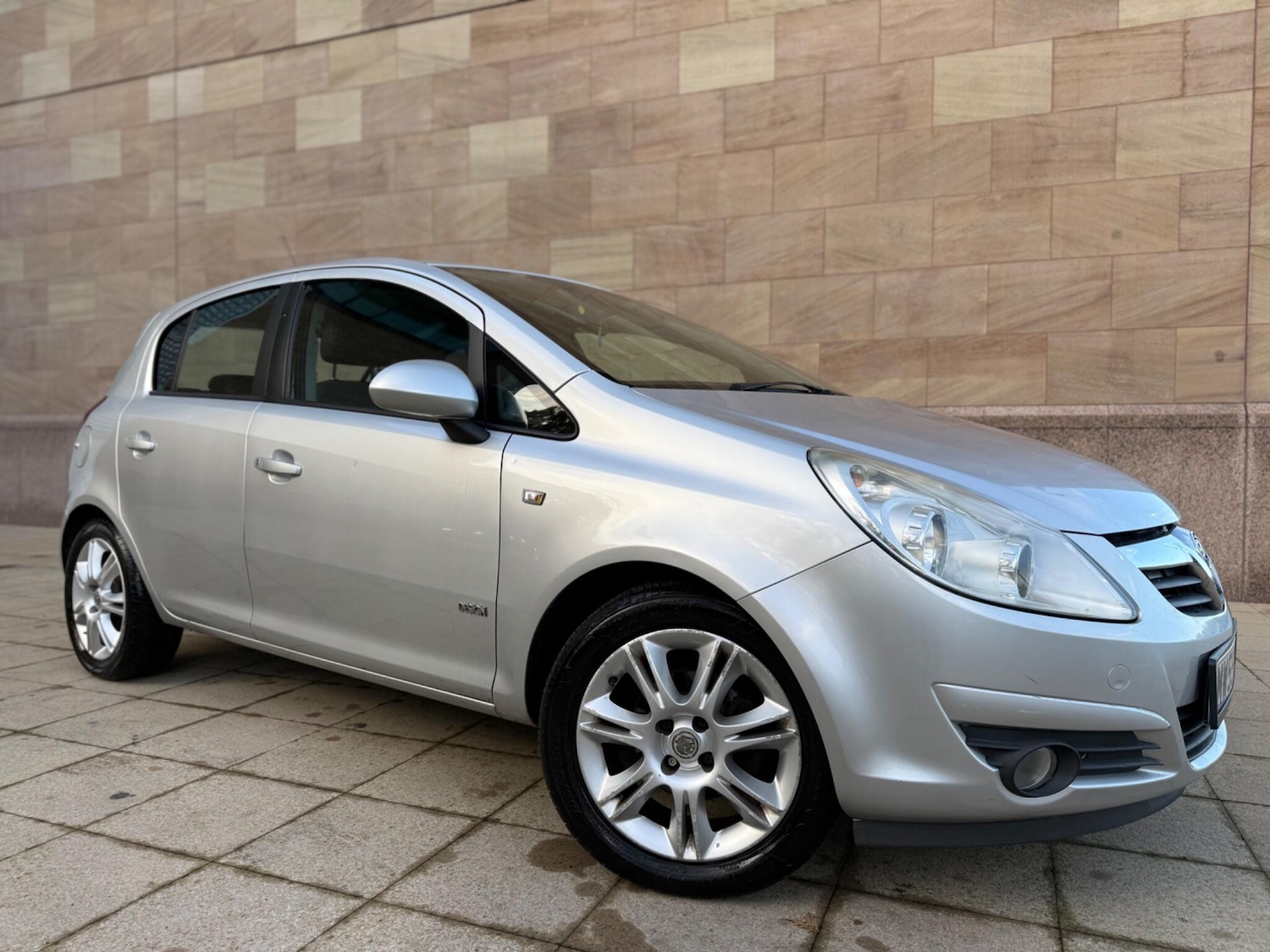 Used Vauxhall Corsa 2010 for sale - 76765559: Photo 1