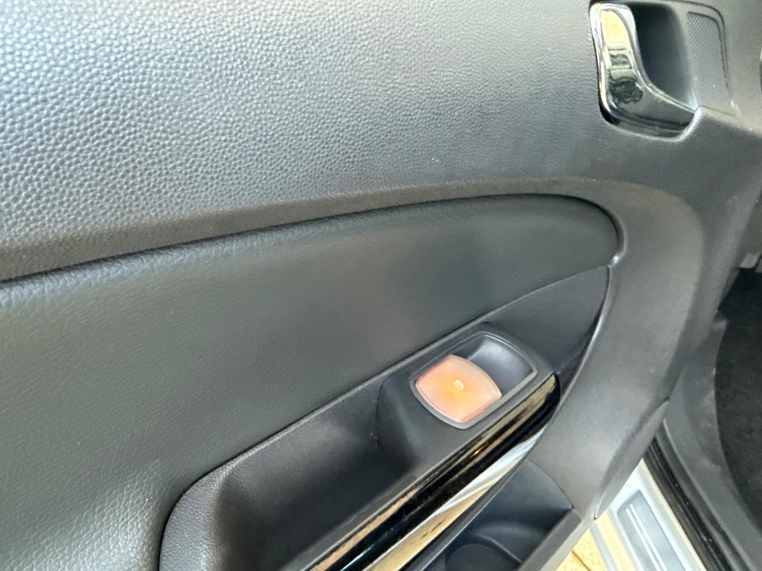 Used Vauxhall Corsa 2010 for sale - 76765559: Photo 25