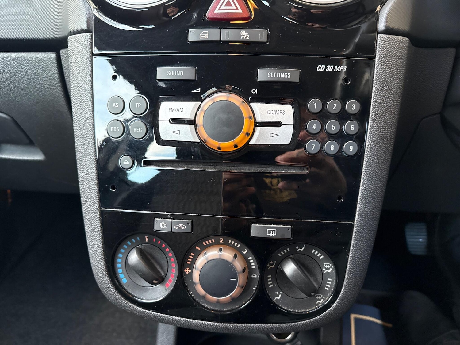 Used Vauxhall Corsa 2010 for sale - 76765559: Photo 26