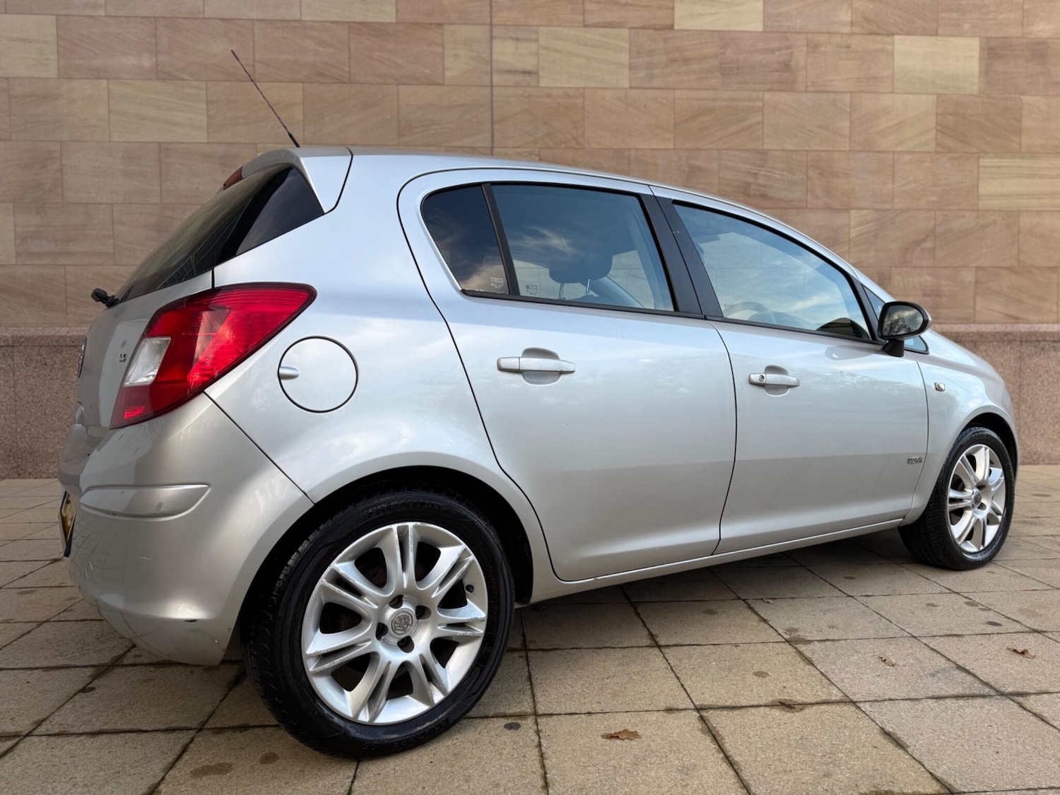 Used Vauxhall Corsa 2010 for sale - 76765559: Photo 5