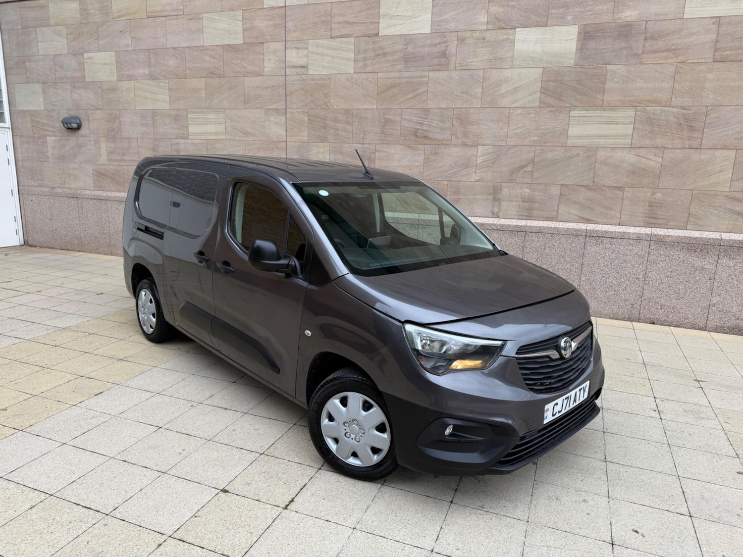 Used Vauxhall Combo 2022 for sale - 76179420: Photo 1