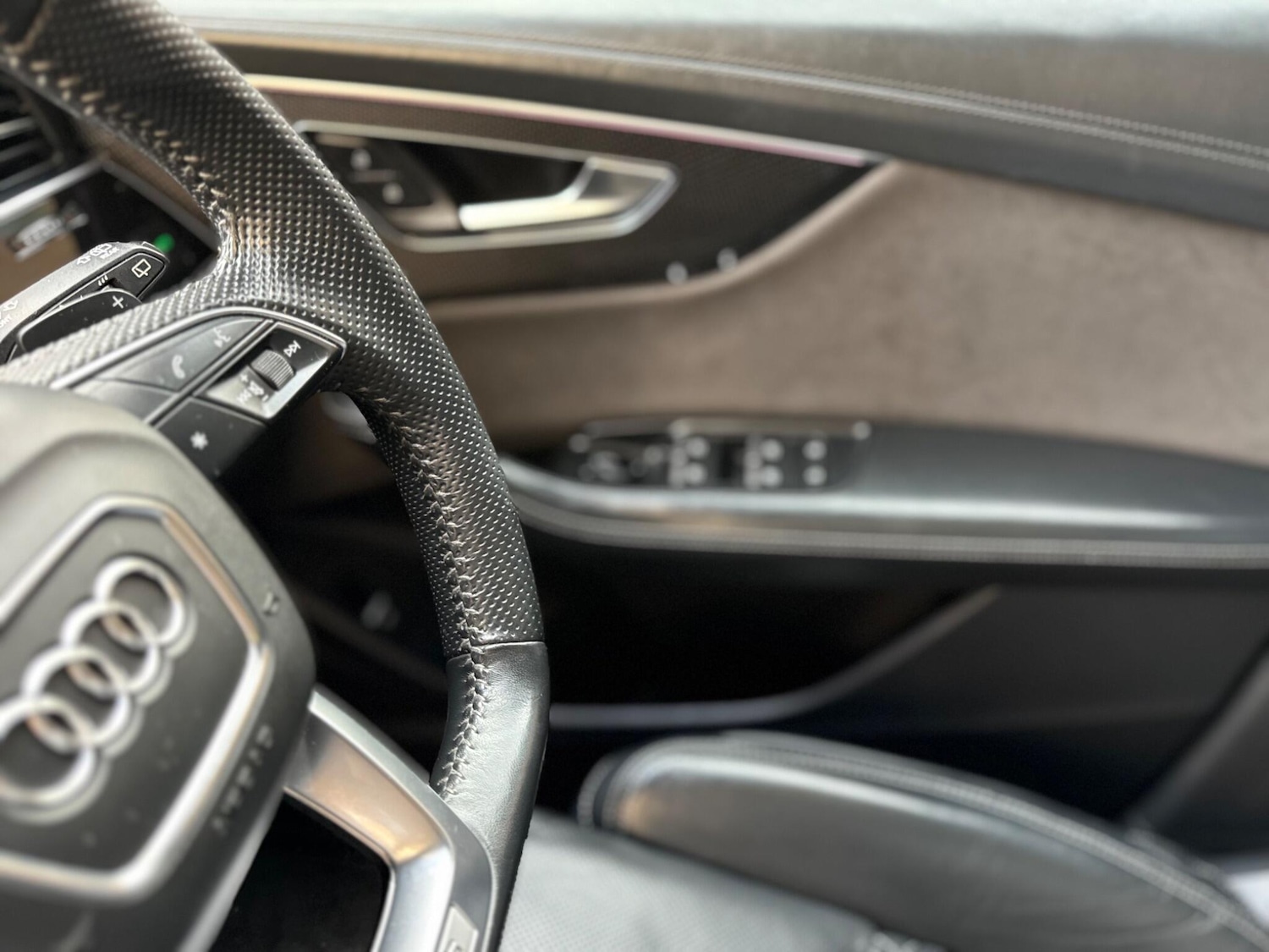 Used Audi SQ8 2020 for sale - 76425007: Photo 40