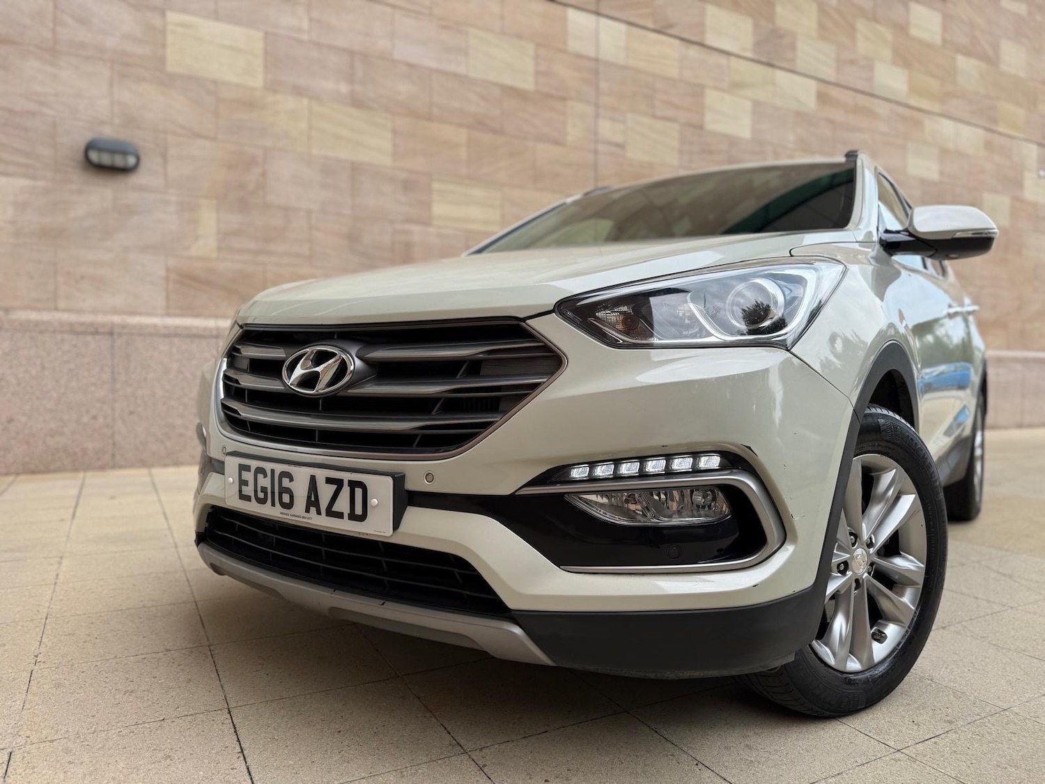 Used Hyundai Santa Fe 2016 for sale - 76824023: Photo 11