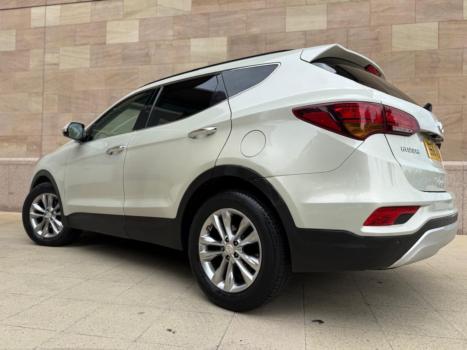 Used Hyundai Santa Fe 2016 for sale - 76824023: Photo 14