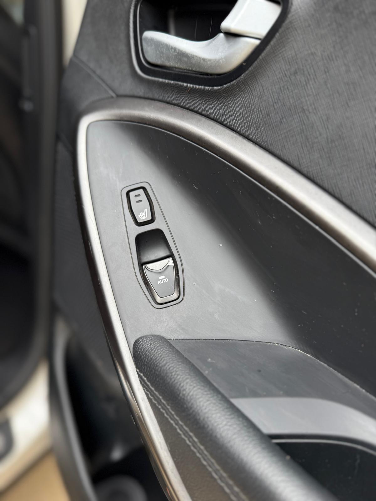 Used Hyundai Santa Fe 2016 for sale - 76824023: Photo 22