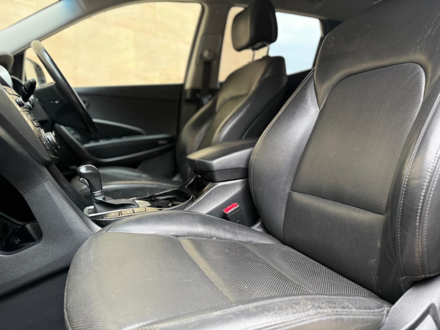 Used Hyundai Santa Fe 2016 for sale - 76824023: Photo 25