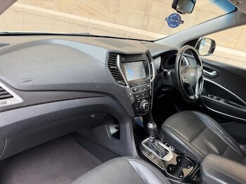 Used Hyundai Santa Fe 2016 for sale - 76824023: Photo