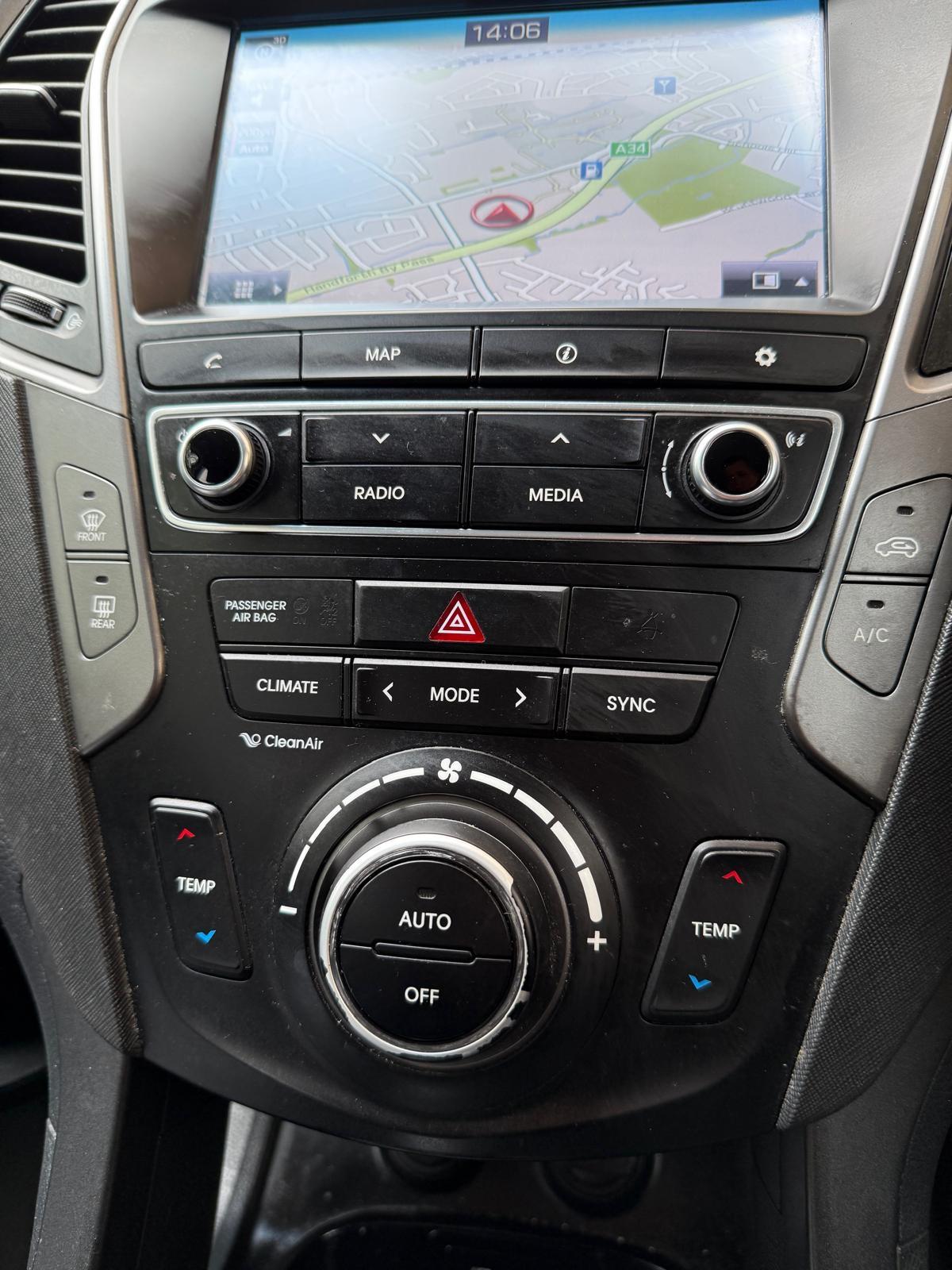 Used Hyundai Santa Fe 2016 for sale - 76824023: Photo 31